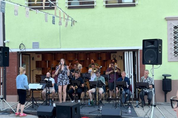 pivo-in-burgerji-kk-06D47FB614-F78D-C936-1009-6EB39127C959.jpg