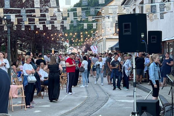 pivo-in-burgerji-kk-093B5E6F29-1453-4E16-8ECA-0DE1D4BA1B9F.jpg