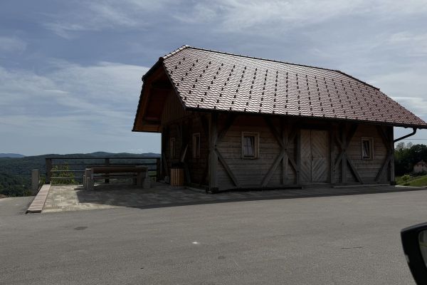 obcina-sevnica-vandalizem-jun-2026-033D78893C-8A31-CFDF-35B9-BAB583941645.jpg