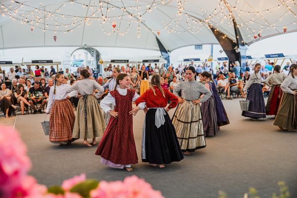 kruh-vino-brezice-2026-bg-0689356AE8-33CB-CA10-61A7-4AB936472C56.jpg