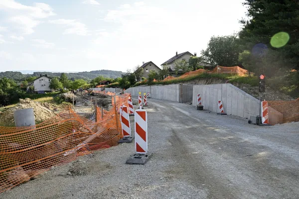 rekonstrukcija-ceste-zdole-43AF0C540-F9B1-D6FC-D140-ABFF0B168952.webp