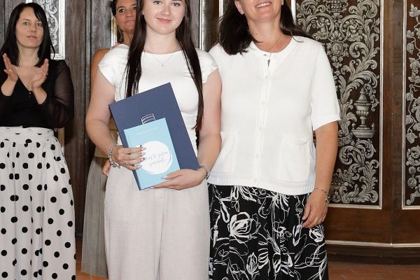 podelitev-spriceval-sic-brezice-404B574327-FEF2-FECD-5D10-285E7AF6EA75.jpg