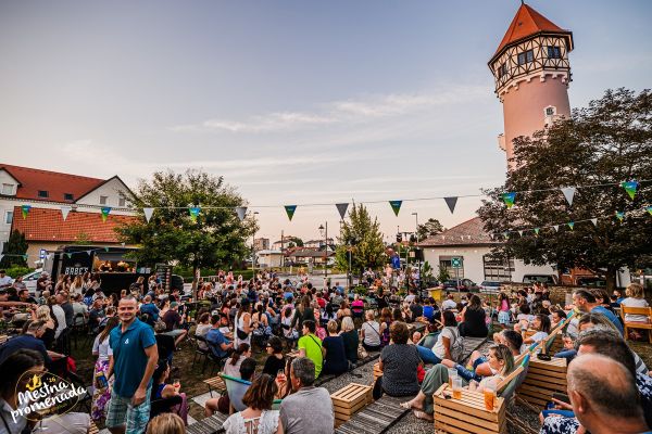 promenada014118C6053-6A68-BF78-19F8-9E8B6FF4E5BF.jpg
