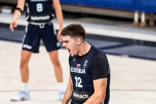 slovenija-v-polfinale-u18-01663028A0-5589-AF62-68E5-F662D4916833.webp