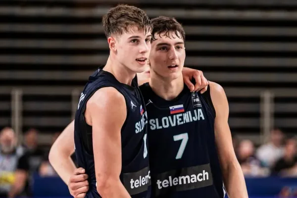 slovenija-v-polfinale-u18-12D66DAEDE-AD3A-4624-A2A2-BDE2BD665BAE.webp