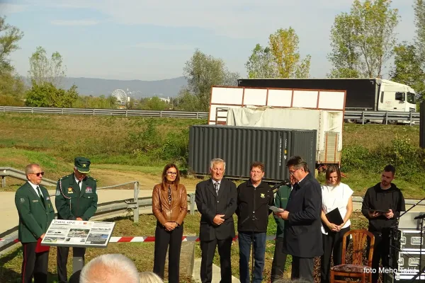 polaganje-venca-prilipe-12CDEE87CA-B4EC-7D63-AB73-8240C6551B1F.webp